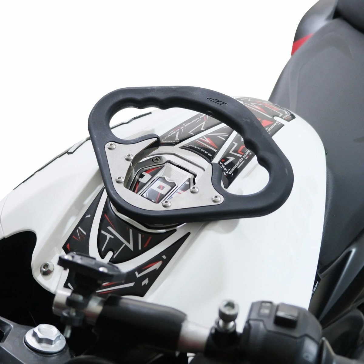 Gp Kompozit Depo Üstü Artçı Tutamak Siyah Bajaj Pulsar Ns 200 2011-2024