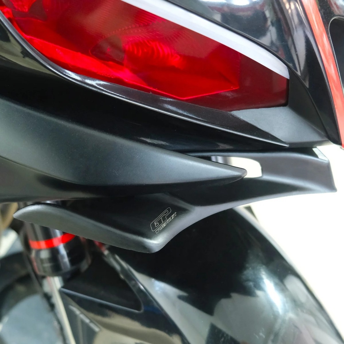 Gp Kompozit Winglet Siyah Yamaha R25 2019-2024 Uyumlu
